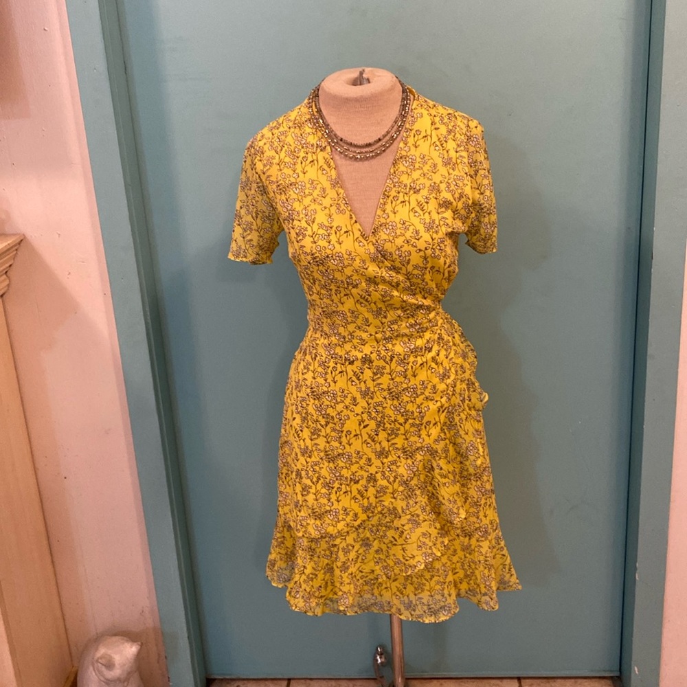 Banana Republic wrap dress with full bell sleeves. Size 2